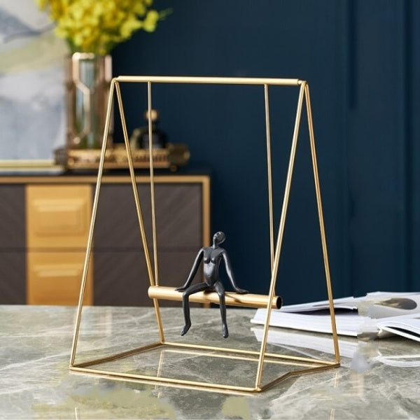 Elegant Sort og Guld Håndlavet Dekorativ Figurine