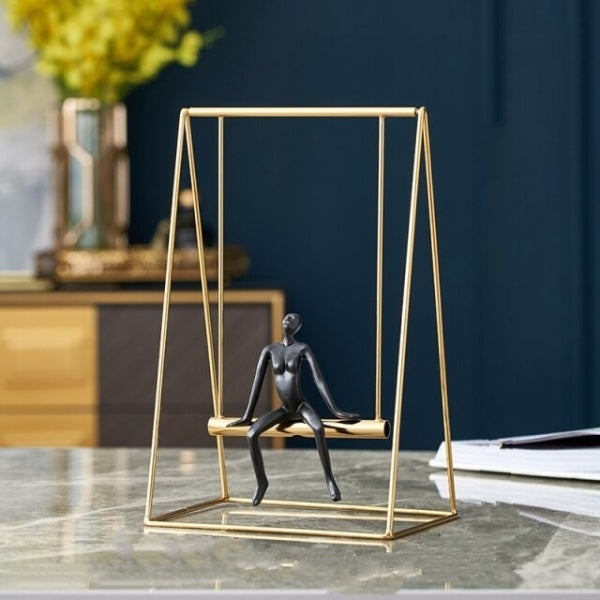 Elegant Sort og Guld Håndlavet Dekorativ Figurine