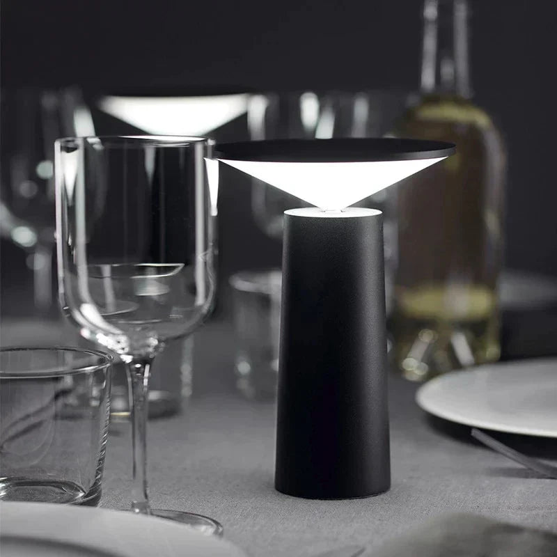 Dæmpbar Touch Sensor Bordlampe med 360° Rotation og Genopladeligt Batteri