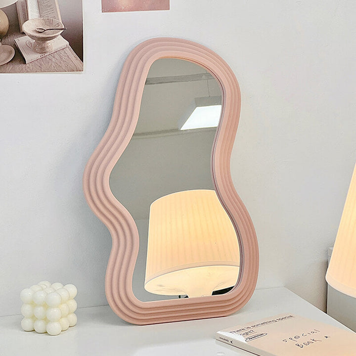 Asymmetrisk Bølge Spejl i Pastel Design