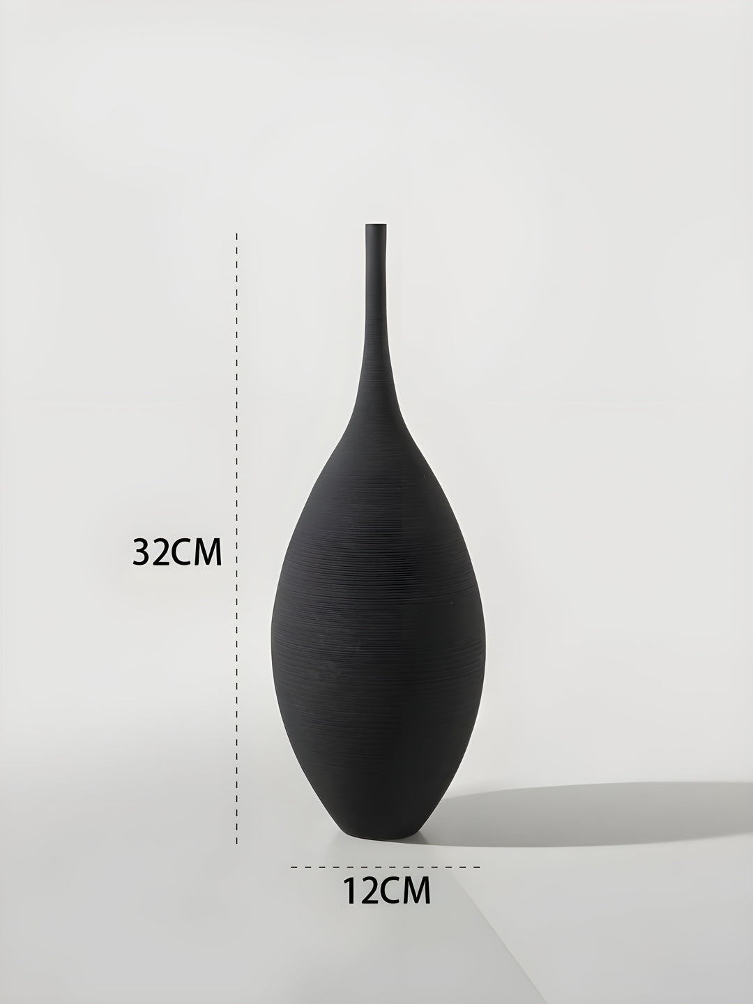 Minimalistisk Håndlavet Keramisk Vase i Sort-hvidt Design