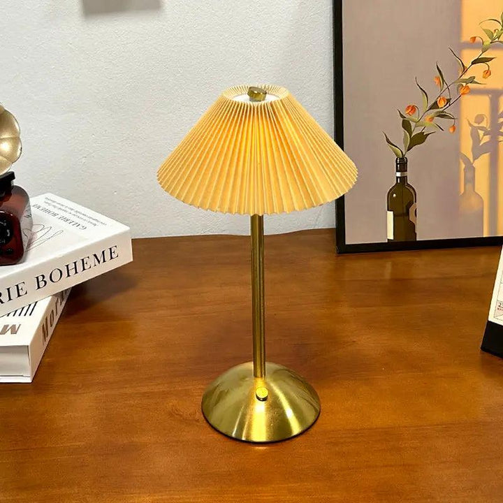 Genopladelig Touch Bordlampe i Skandinavisk Design