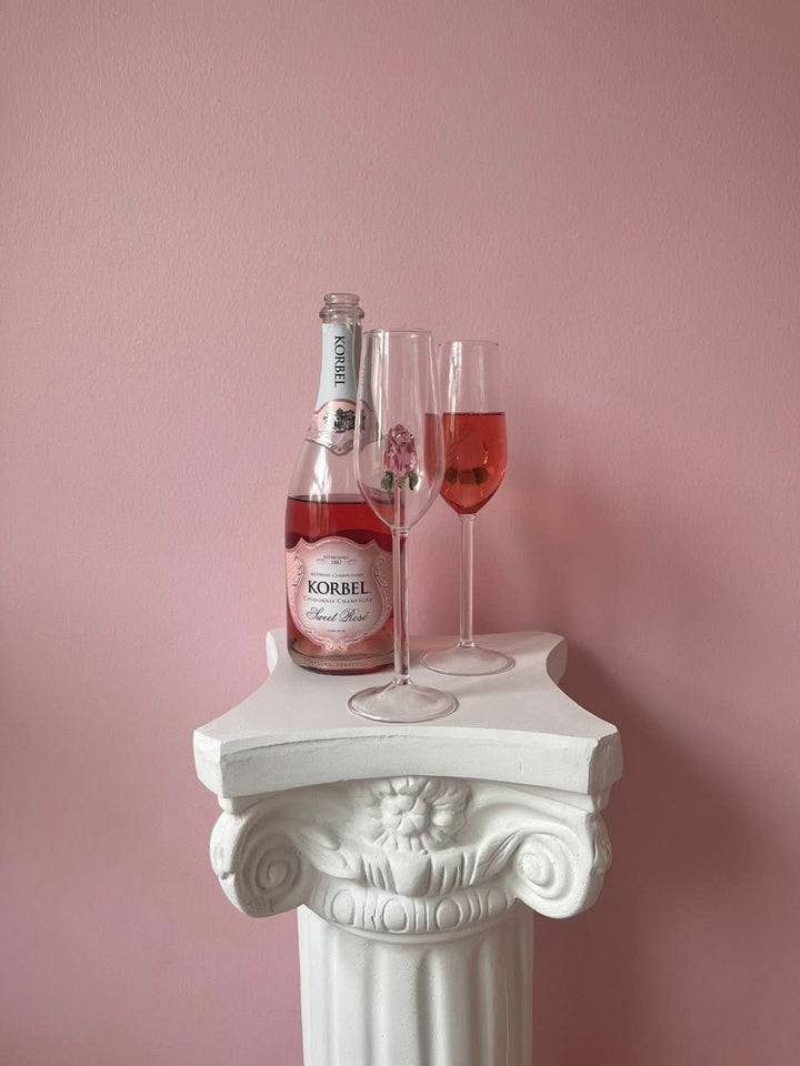 Håndlavede Champagneglas med Rosedesign - Elegant Tulipanformet Glas
