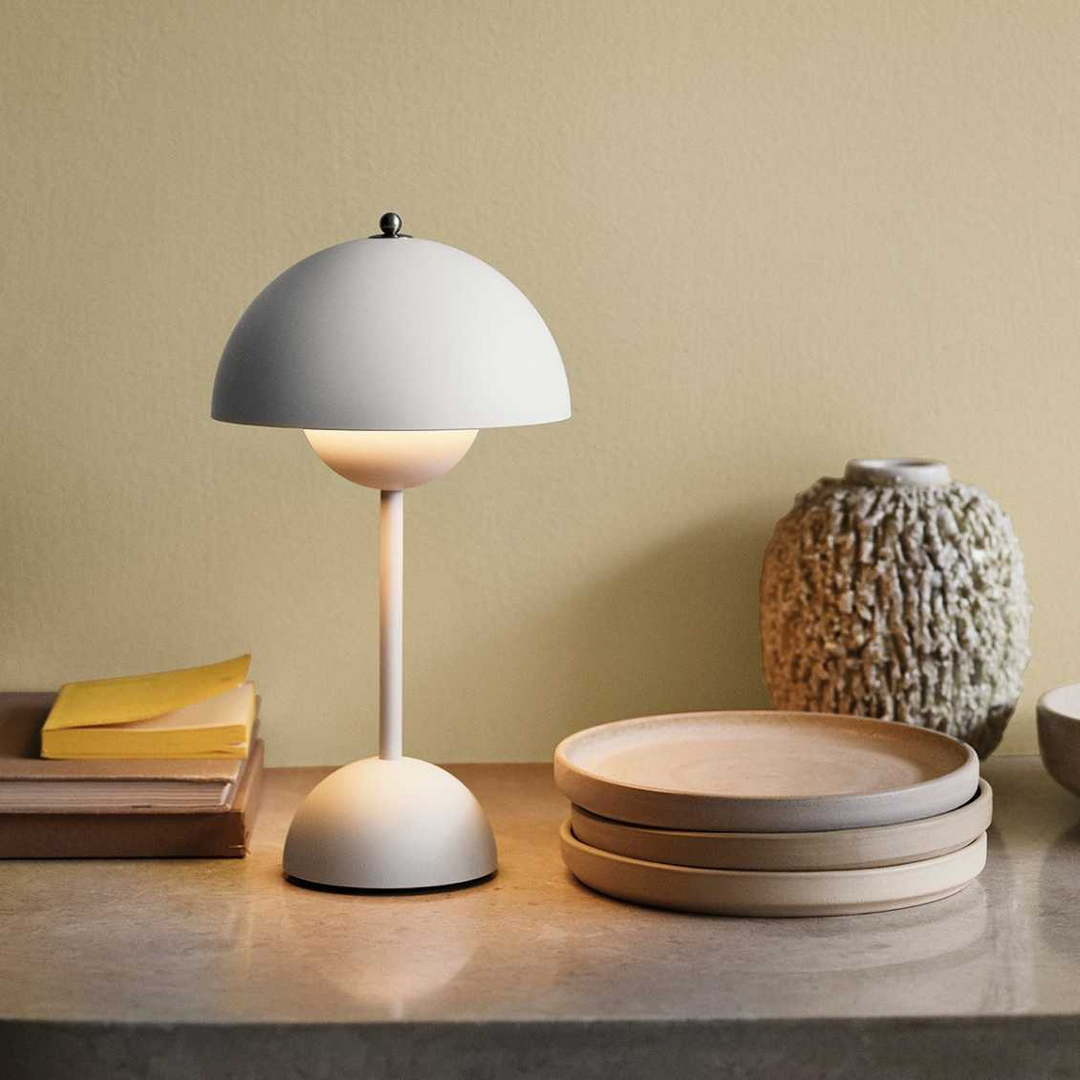 Dæmpbar Trådløs LED Bordlampe med 1960'er Design