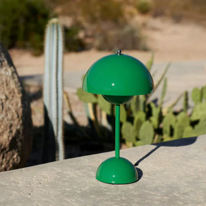 Dæmpbar Trådløs LED Bordlampe med 1960'er Design