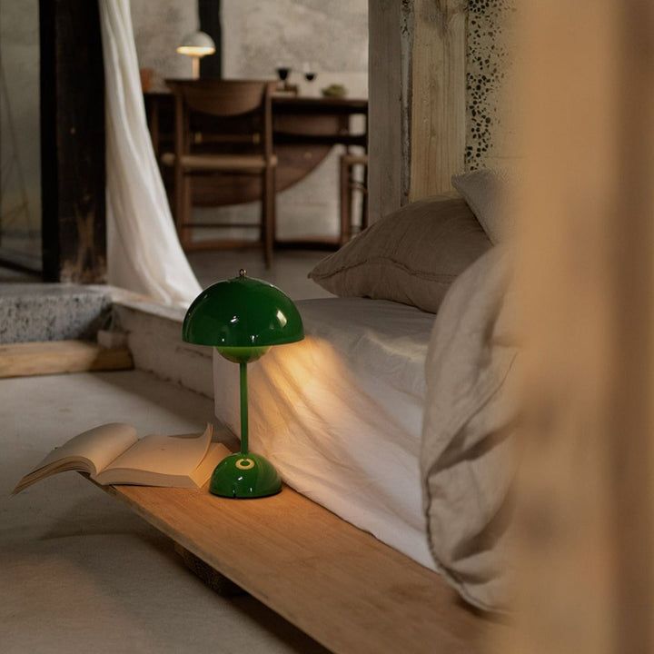 Dæmpbar Trådløs LED Bordlampe med 1960'er Design