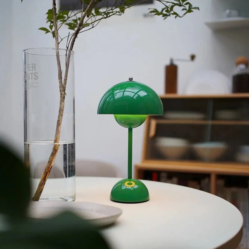 Dæmpbar Trådløs LED Bordlampe med 1960'er Design