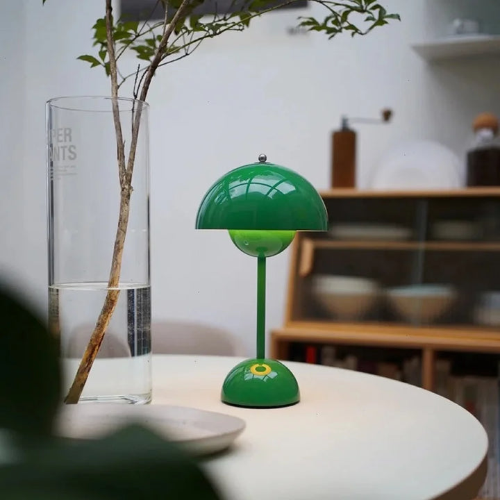 Dæmpbar Trådløs LED Bordlampe med 1960'er Design