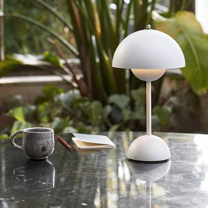 Dæmpbar Trådløs LED Bordlampe med 1960'er Design