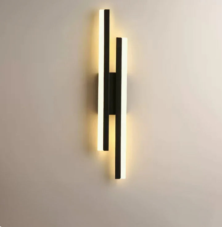 Elegant LED Væglampe i Akryl og Metal