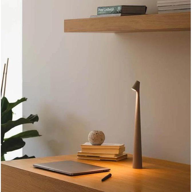 Bærbar Genopladelig LED Bordlampe i Minimalistisk Design