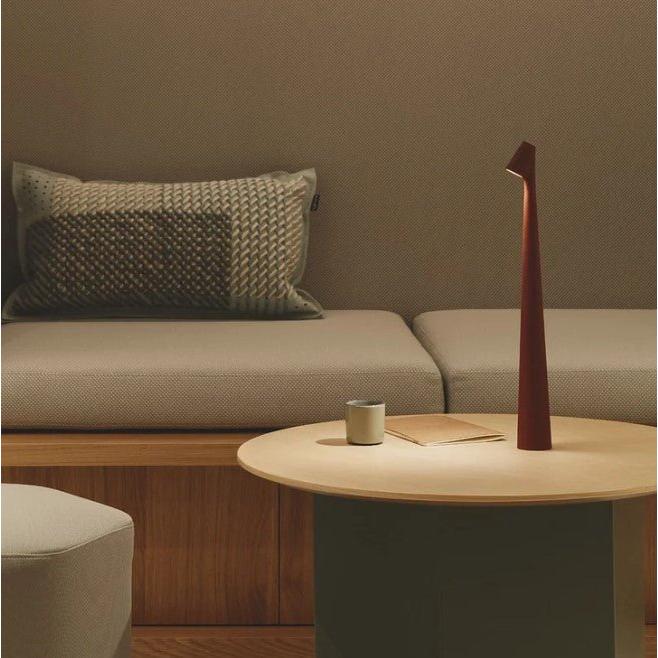 Bærbar Genopladelig LED Bordlampe i Minimalistisk Design