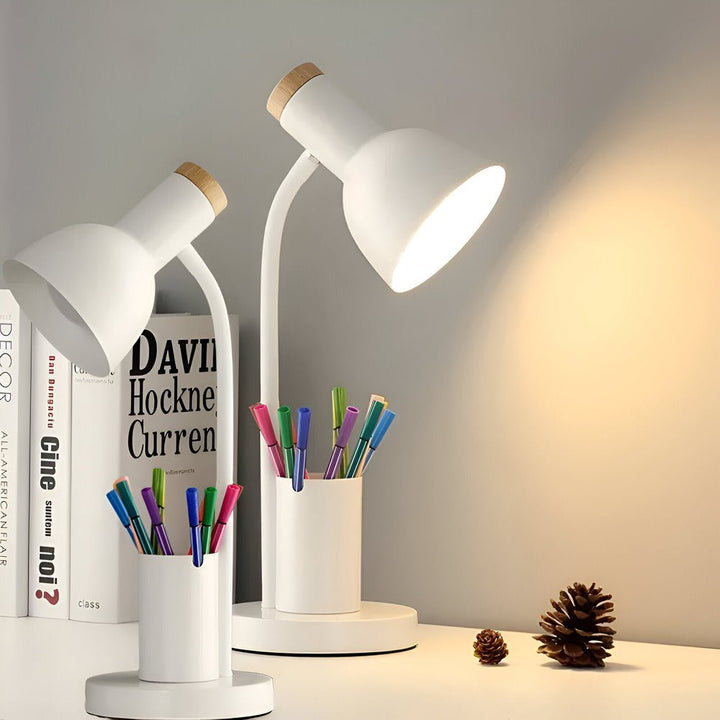 LED Skrivebordslampe med Justerbare Lysindstillinger og Penneholder