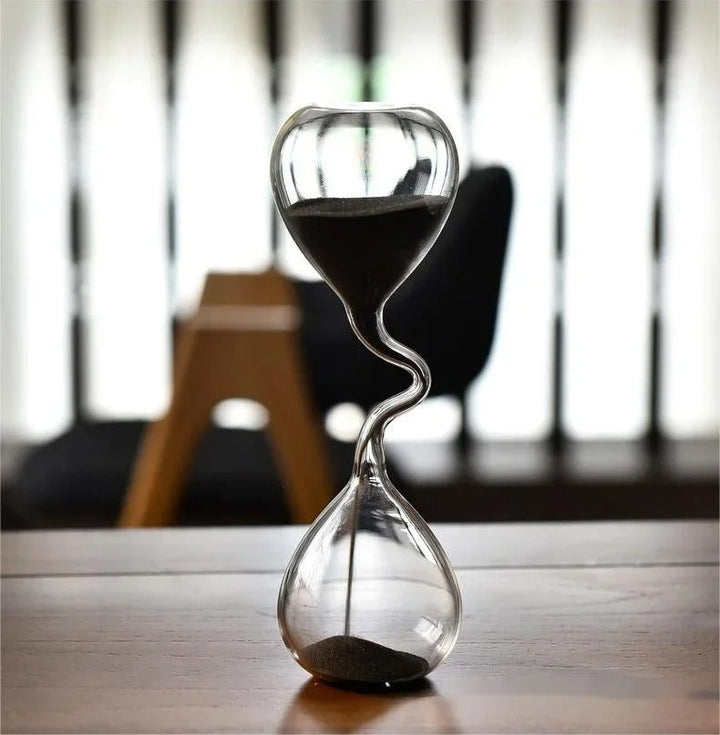 Buet Glas Timeglas med Sort Sand