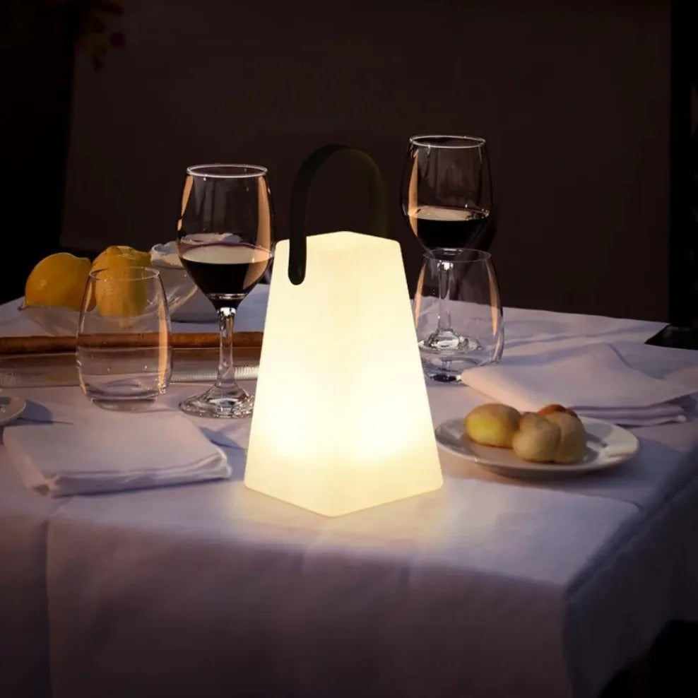 Vandtæt Trådløs Bordlampe med Fjernbetjening og Elegant Design