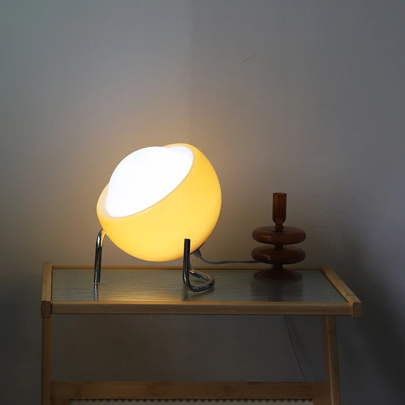Bauhaus Glas Bordlampe med Varmt Lys