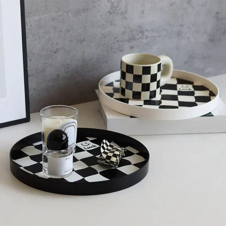 Monokrom Plast Opbevaring Tray med Skakbræt Design
