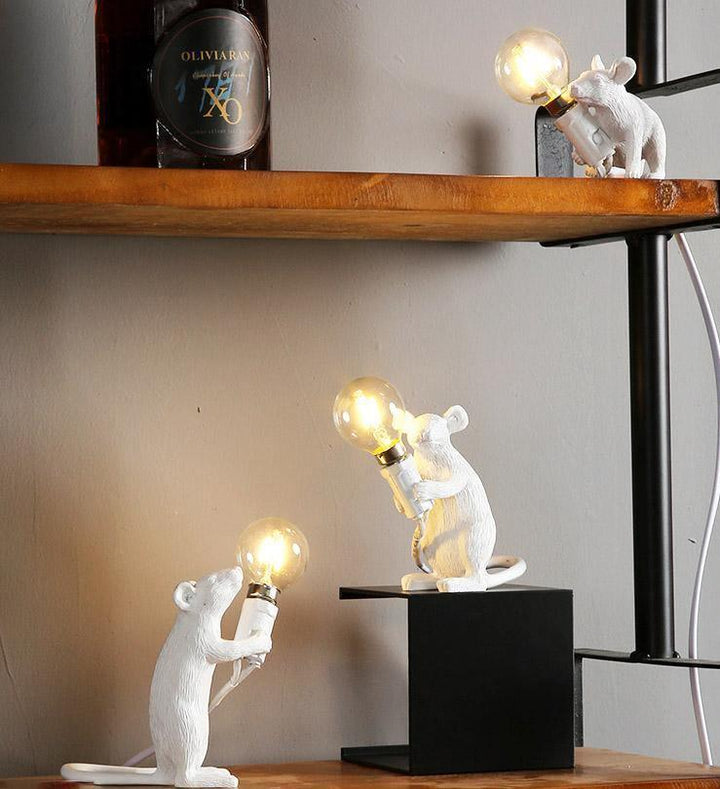 Guld og Hvid Muse Lampe med Unikt Design