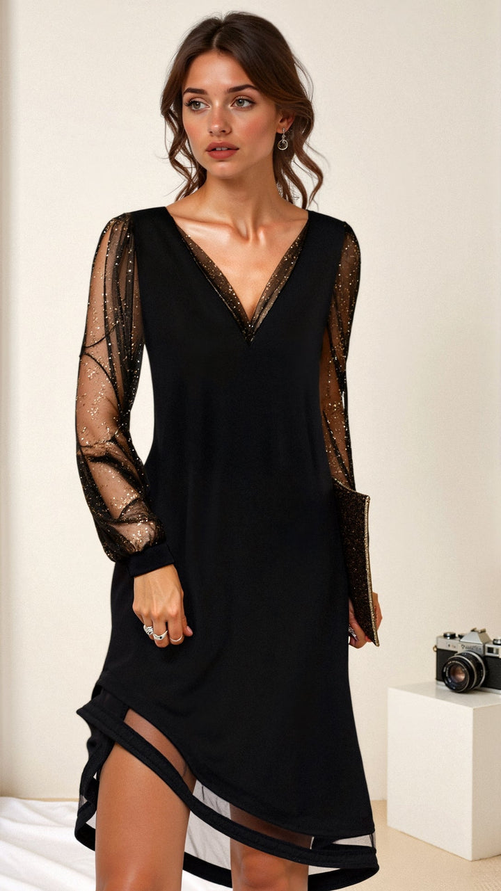 Elegant Aftenkjole med Mesh-Ærmer og Asymmetrisk Design