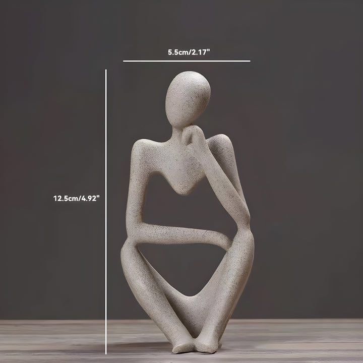 Sandfarvet Abstrakt Yoga Skulptur i Skandinavisk Design