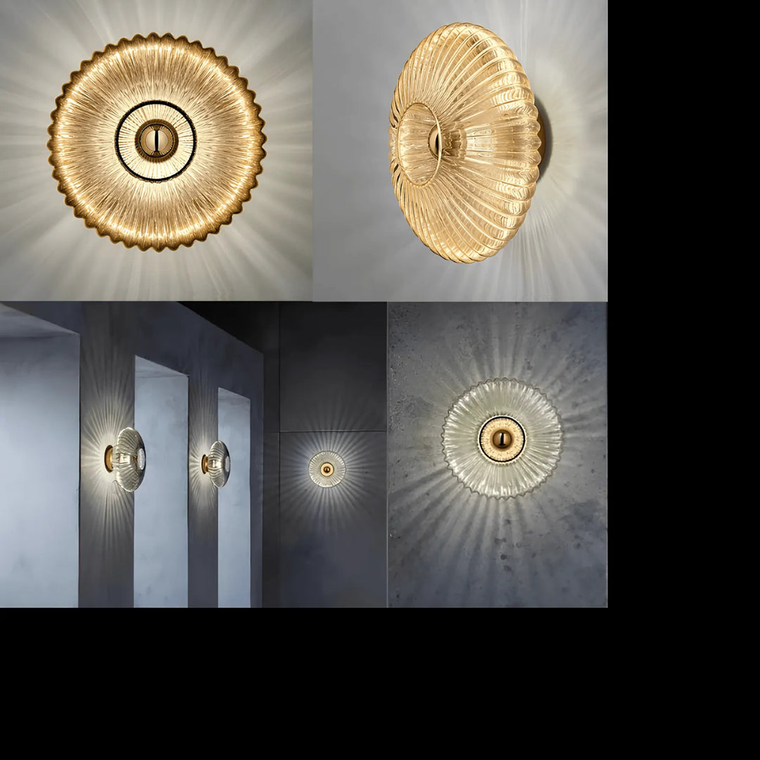 Elegant Væglampe i Glas med Undulerende Lysdesign