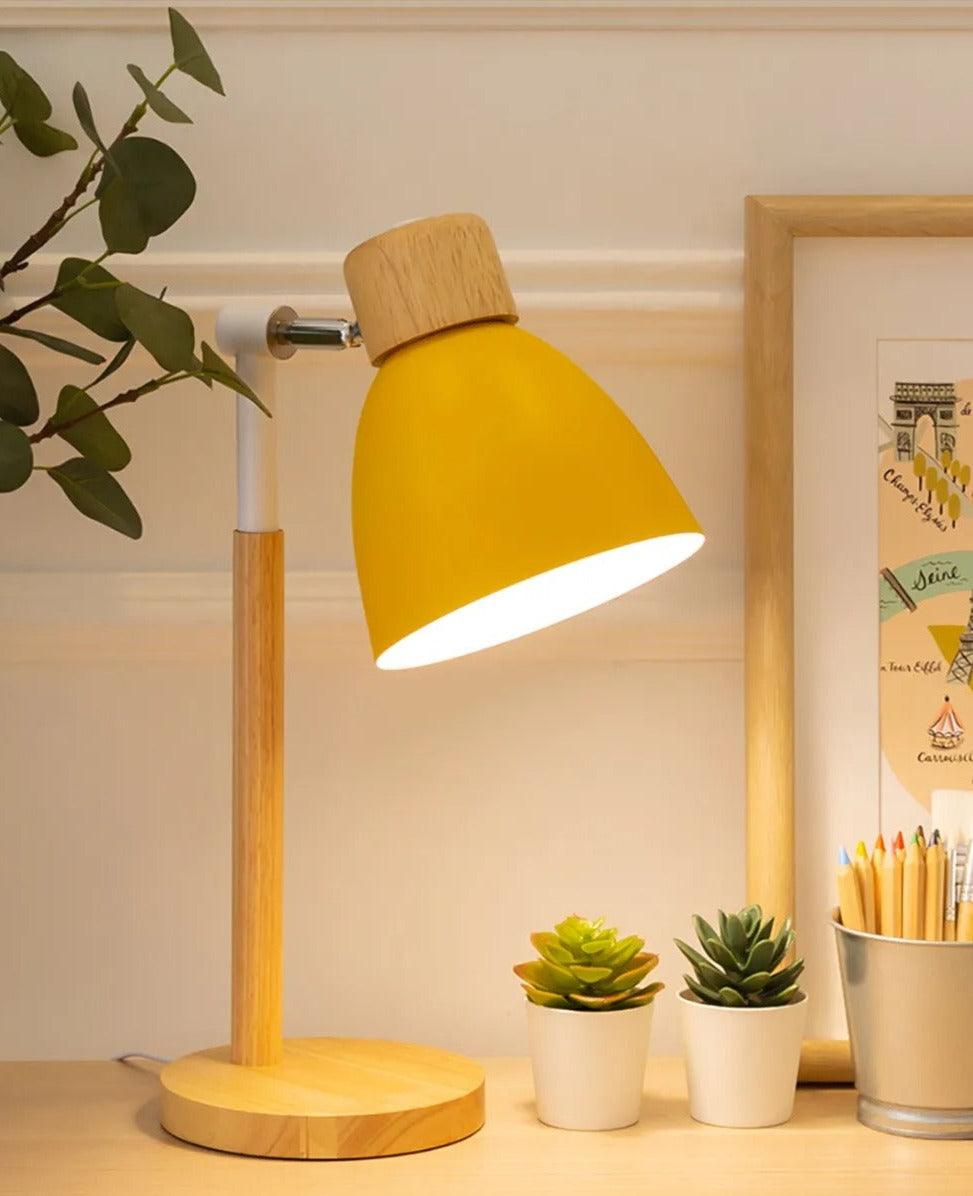 Justerbar Bordlampe i Træ og Metal med Skandinavisk Design