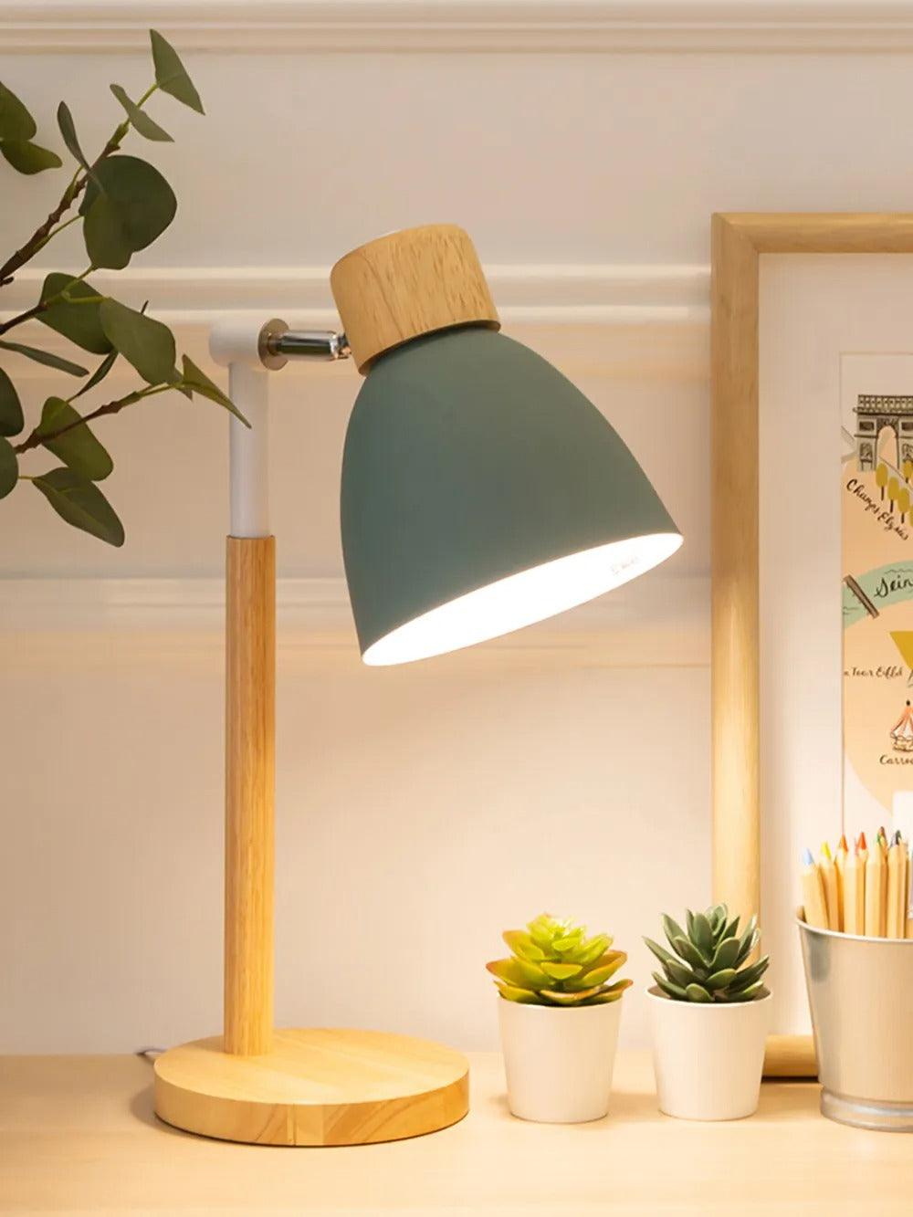 Justerbar Bordlampe i Træ og Metal med Skandinavisk Design