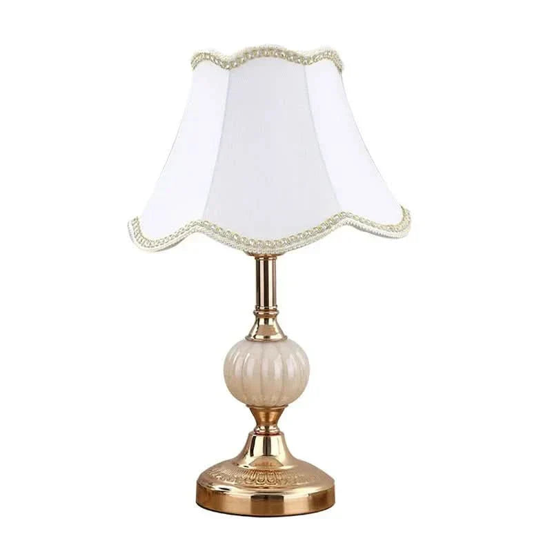 Skandinavisk Vintage Bordlampe med Blødt LED Lys
