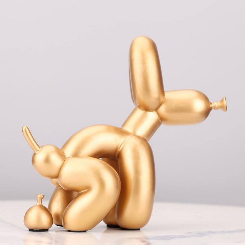 Livagtig Harlekin Hundefigur med Man og Hale