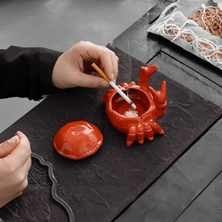 Orientalsk Keramisk Askebæger med Krabbe Design