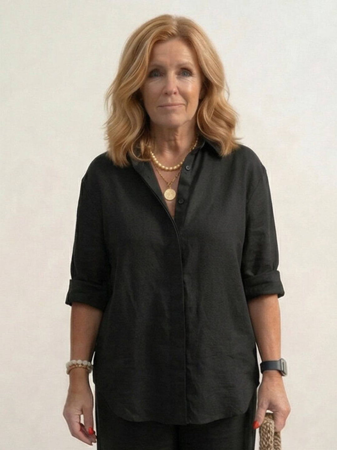 Vivian | Kvinders afslappede skjorte med knap og bukser med bred ben