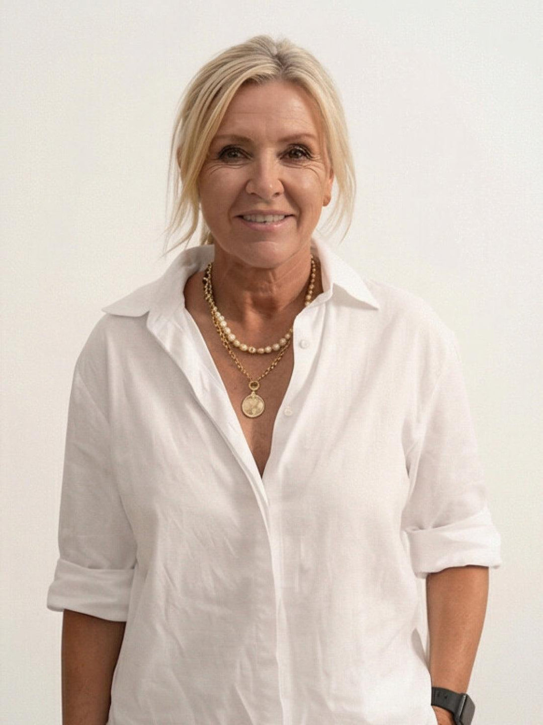 Vivian | Kvinders afslappede skjorte med knap og bukser med bred ben