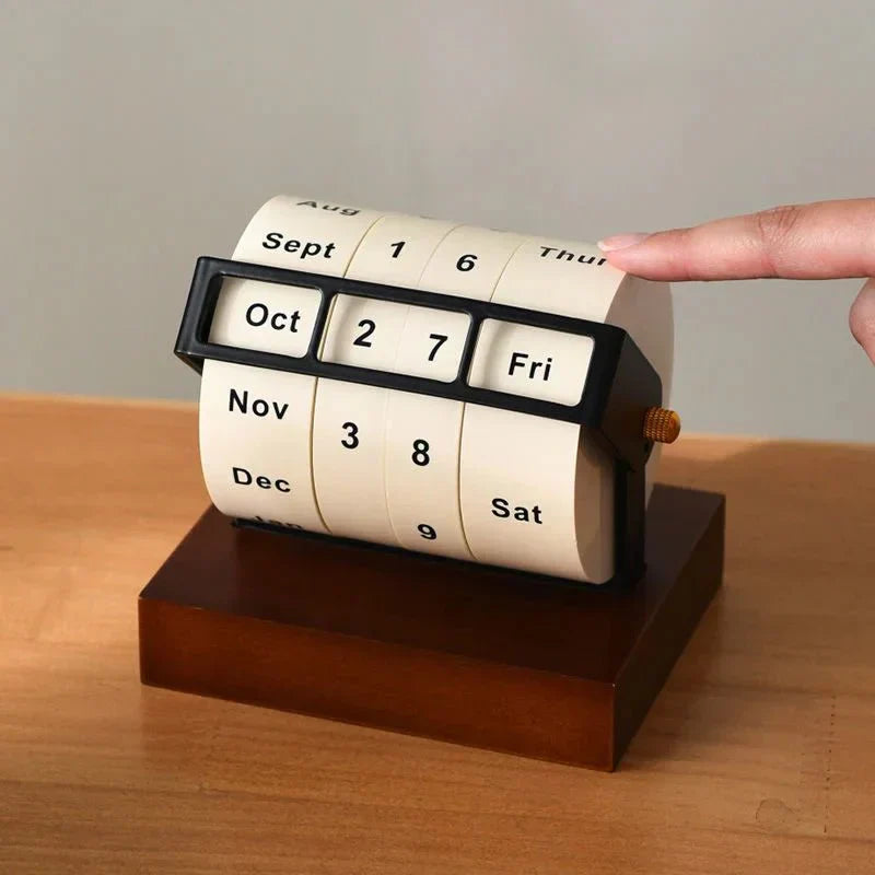 Moderne Rullende Hjul Bordkalender i Træ og Metal