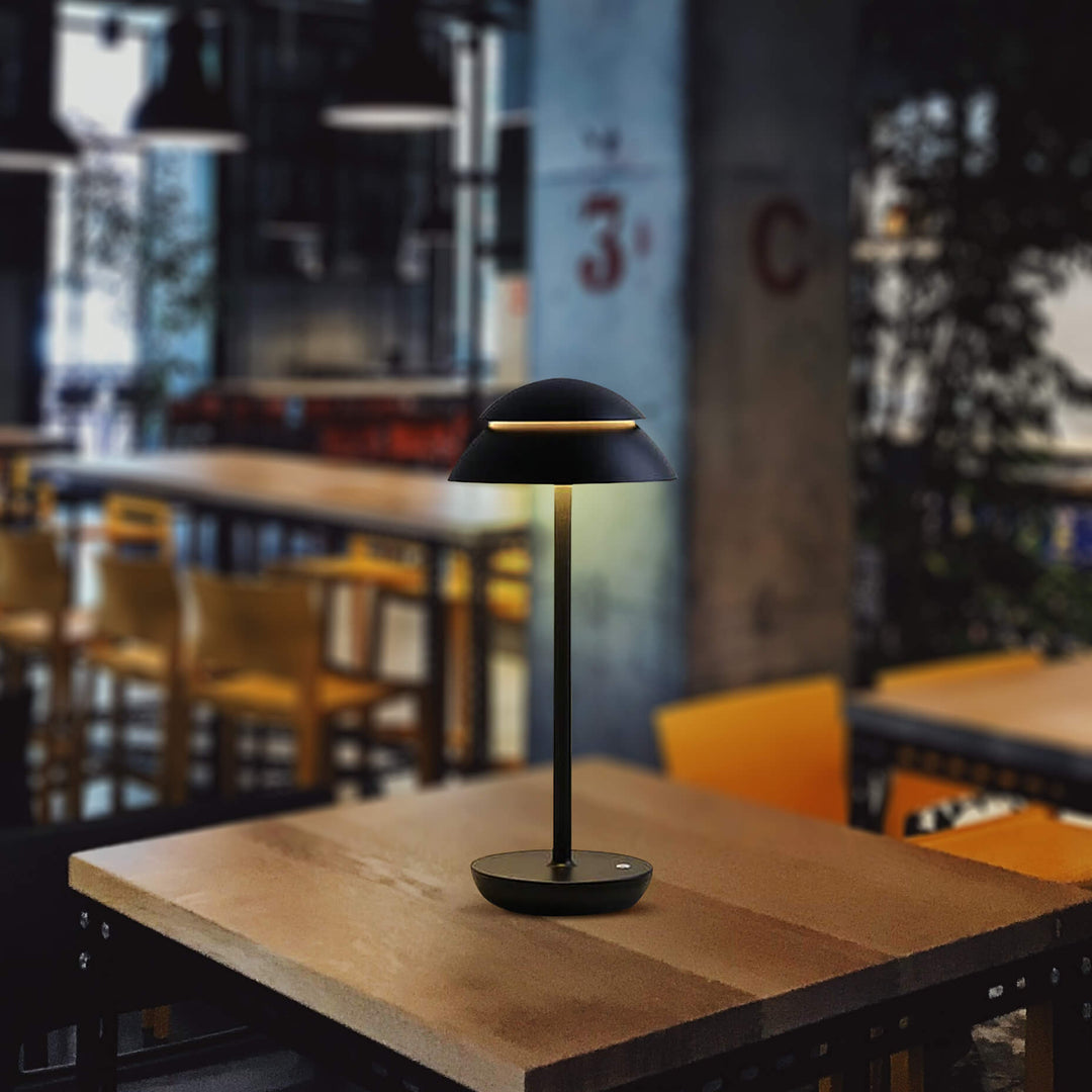 Berøringsstyret Genopladelig LED Bordlampe i Moderne Design