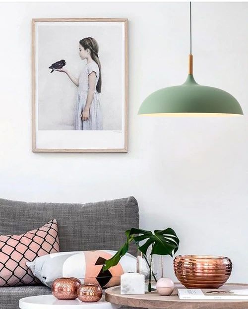 Pastel Pendel i Metal og Træ med Justerbar Ledning