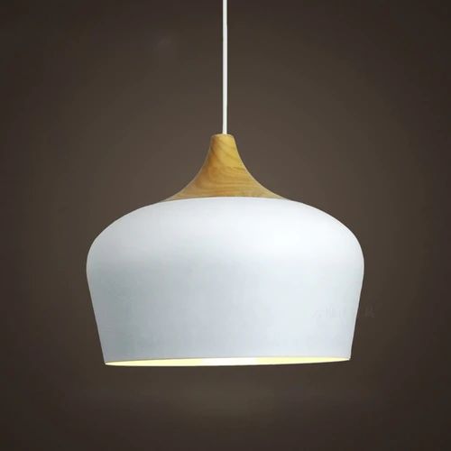 Pastel Pendel i Metal og Træ med Justerbar Ledning