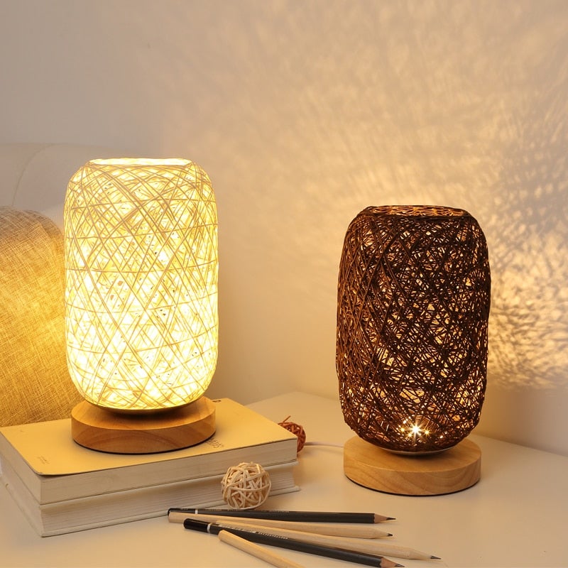 Håndlavet Rattan Bordlampe med Justerbar Skærm