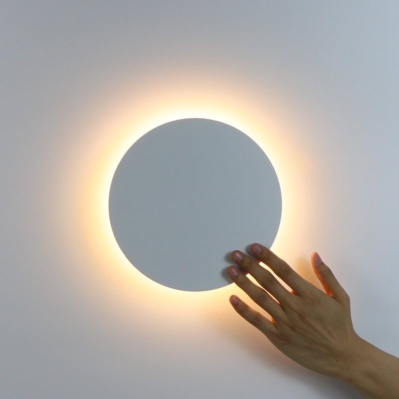Moderne Touch LED Væglampe i Jern med Akrylskærm