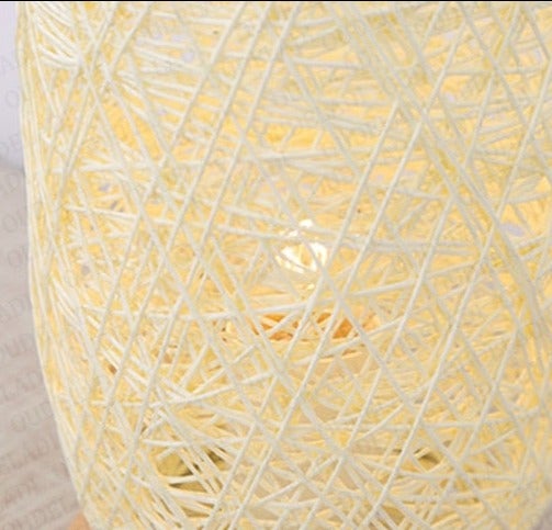 Håndlavet Rattan Bordlampe med Justerbar Skærm