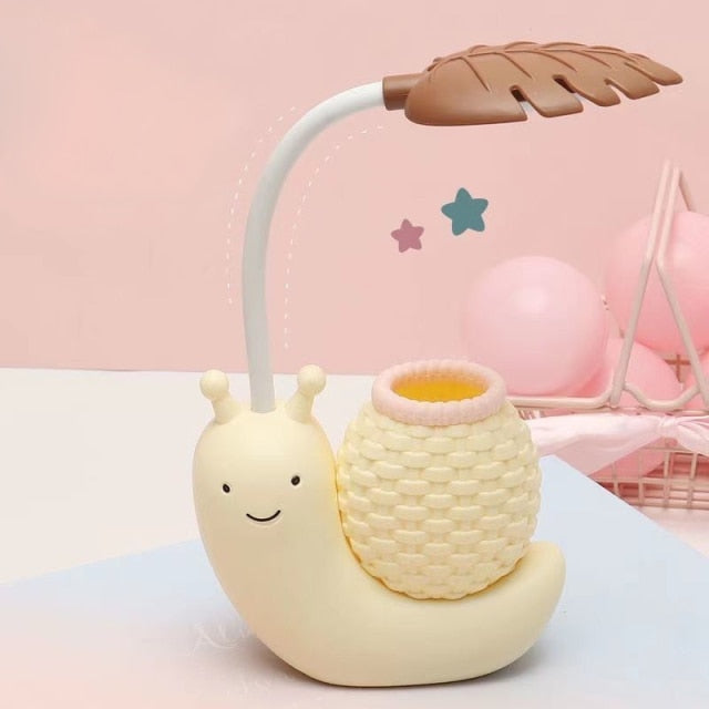Snegle Bordlampe med Blyantholder og LED Lys