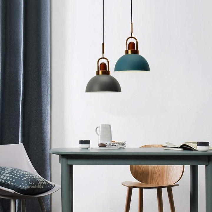 Justerbar Nordisk Pendellampe i Metal og Glas