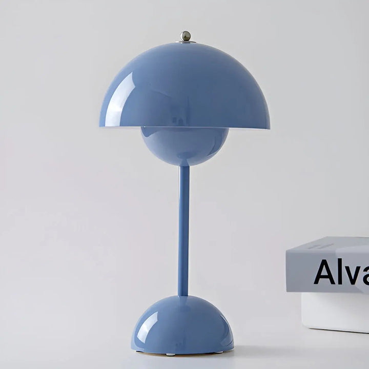 Moderne Bordlampe i Rustfrit Stål med Justerbar Lysstyrke