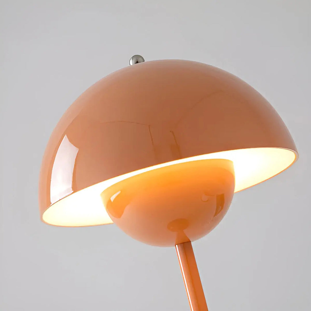 Moderne Bordlampe i Rustfrit Stål med Justerbar Lysstyrke