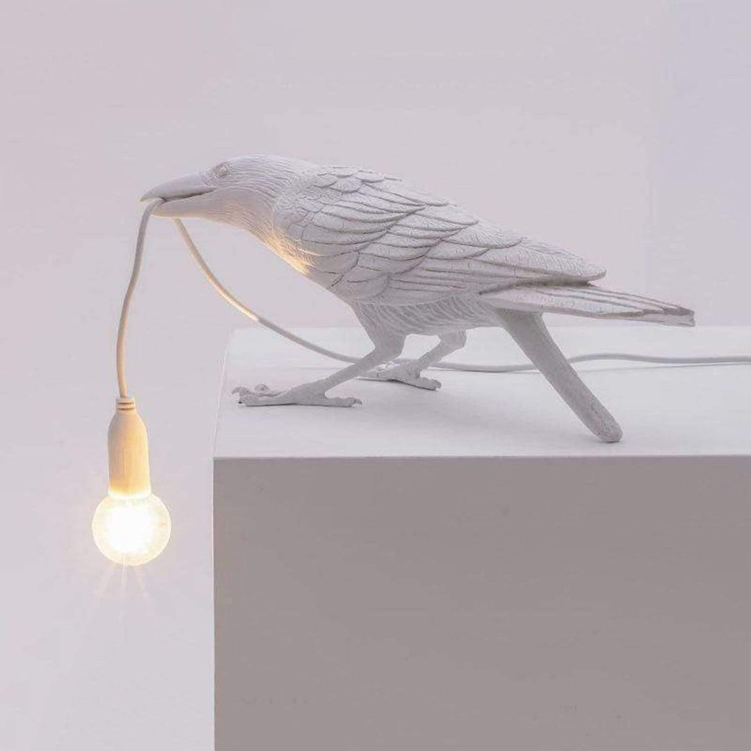 Elegant Ravn Fuglelampe med Varm Glødende Øjne