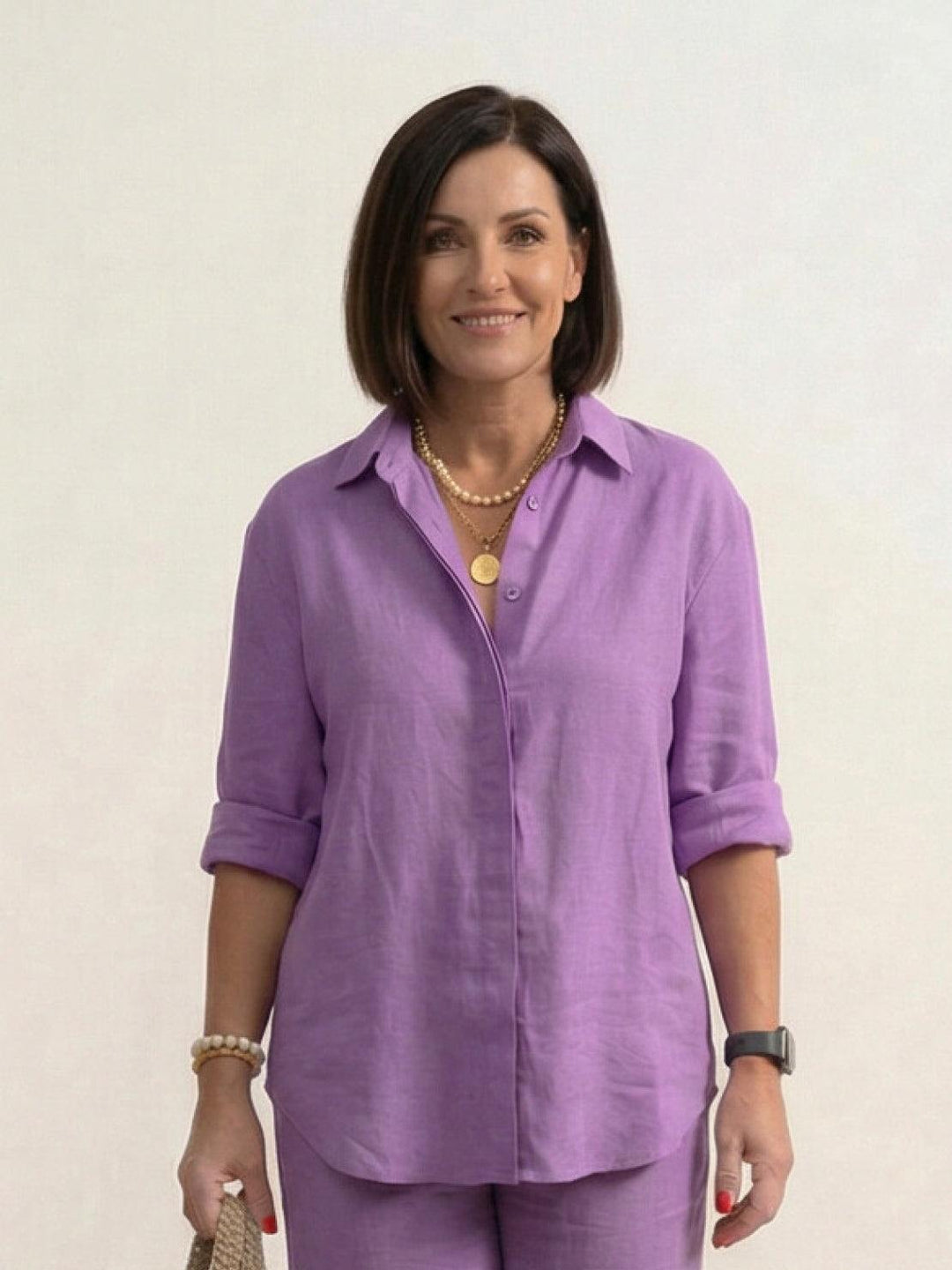 Vivian | Kvinders afslappede skjorte med knap og bukser med bred ben