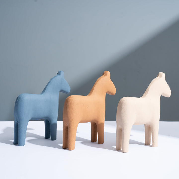 Minimalistisk Hesteskulptur i Harpiks - Elegant Moderne Dekor