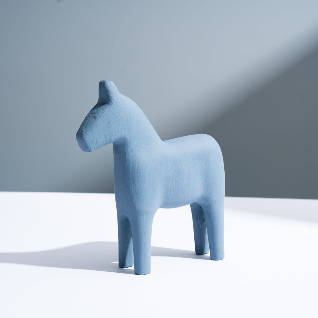 Minimalistisk Hesteskulptur i Harpiks - Elegant Moderne Dekor