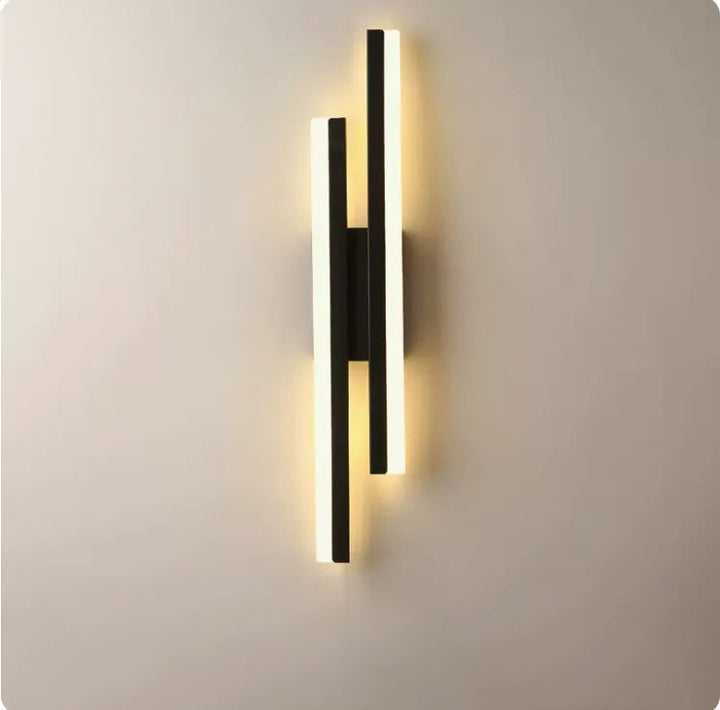 Elegant LED Væglampe i Akryl og Metal