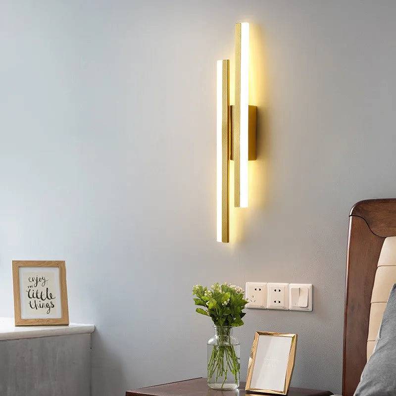 Elegant LED Væglampe i Akryl og Metal