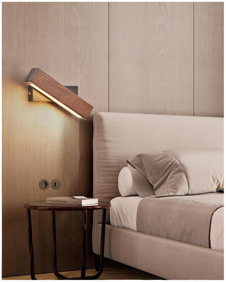Justerbar Træ LED Væglampe med Roterbart Design
